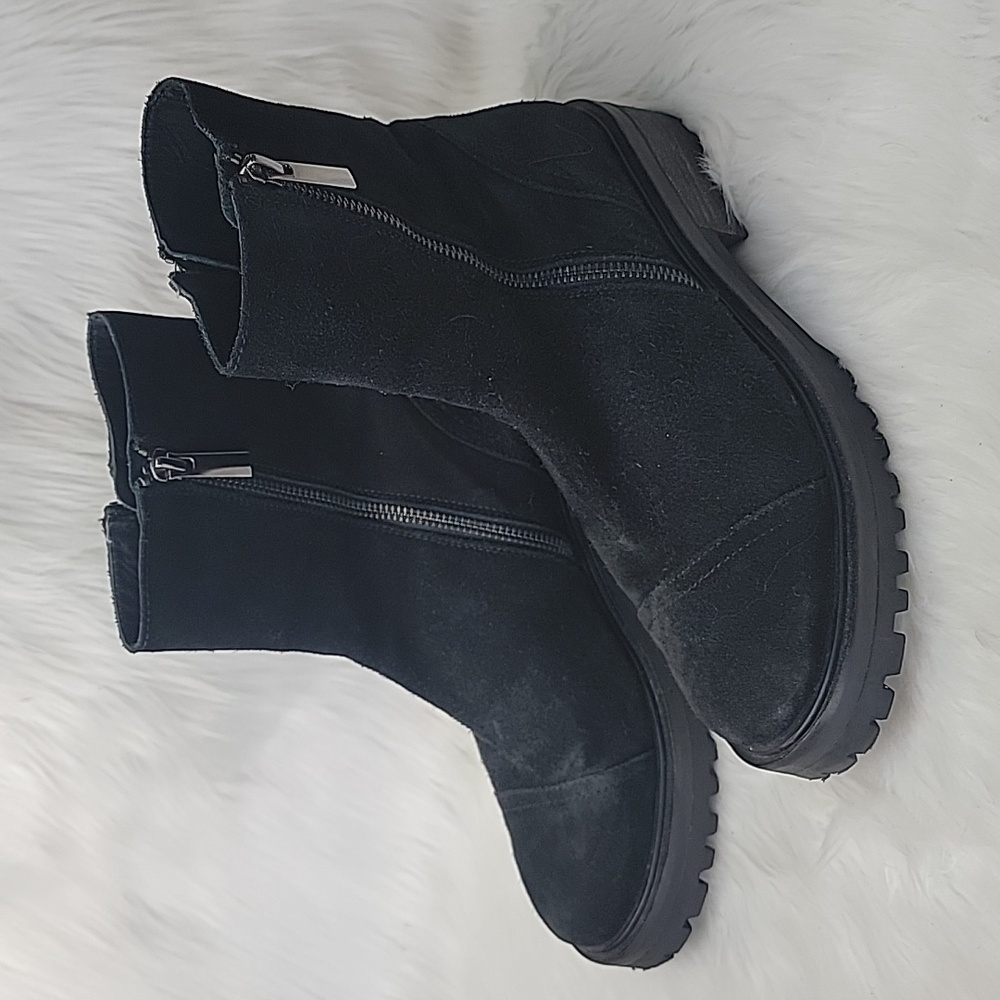 THURSDAY BOOT COMPANY Black Suede Chunky Chelsea Moto Biker Ankle Bootie Boots 8